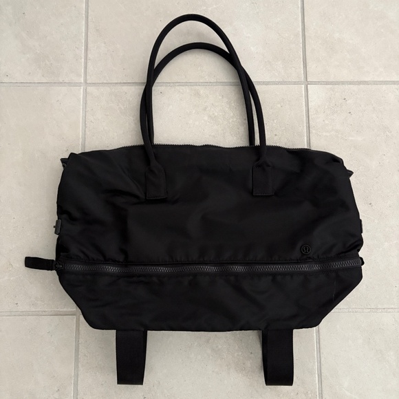 Lululemon go lightly duffle bag Black- OS - Picture 1 of 8